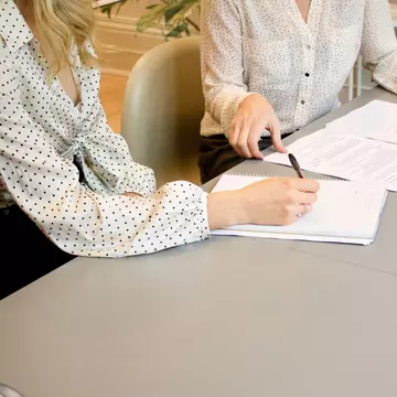 Sondaj eJobs: 4 din 10 angajați sunt nemulțumiți de salariu. La fel de mulți cred că o discuție cu managerul pe acest subiect le-ar putea aduce o majorare de maximum 10%