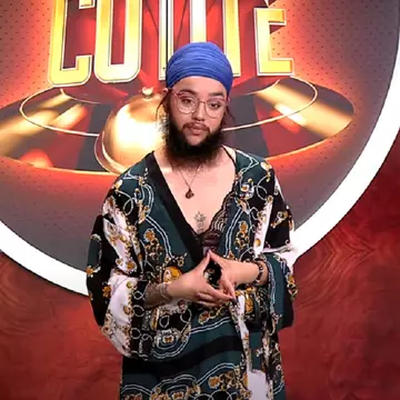 Cine este Harnaam Kaur, femeia cu barbă de la "Chefi la cuțite". "Mă uit în oglindă și mă sperii câteodată"