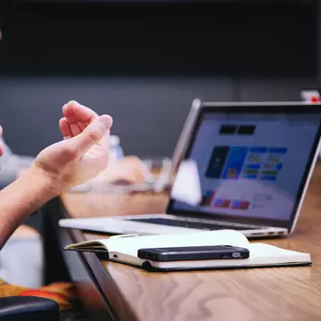 Sondaj eJobs: 9 din 10 angajatori au în plan recrutări până la finalul anului. 50% cred că salariile și bonusurile pe care le oferă sunt elementele care îi ajută cel mai mult să atragă candidați