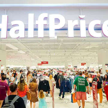 HalfPrice deschide primul magazin din  Bucureşti