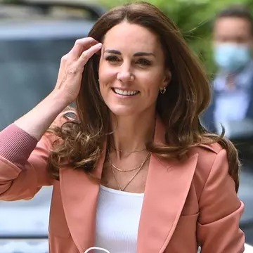 Kate Middleton, cu degetele bandajate în public. Prințesa de Wales și-a făcut și o schimbare de look
