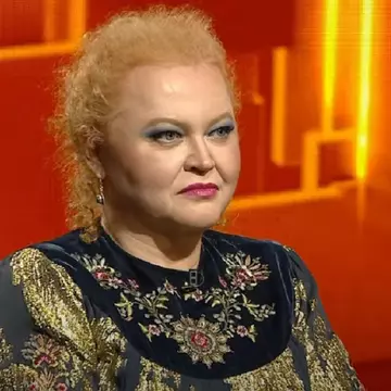 De ce a vrut Narcisa Suciu să se retragă într-o mănăstire. Bunicul ei făcea exorcizări