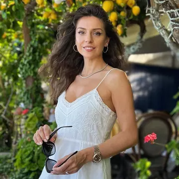 Cum a scăpat Simona Țăranu de acnee. "Nu îmi lipsește masajul cu piatră naturală"/ Exclusiv