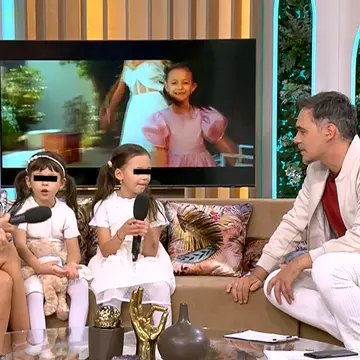 Andreea Bălan, prima apariție în direct la TV cu fiicele ei, Ella și Clara: „E mult mai ușor cu doi copii”