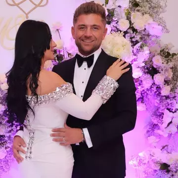 Fratele cântăreței Elena Gheorghe, Costin, s-a însurat. Ținuta cu care artista a atras toate privirile / Video