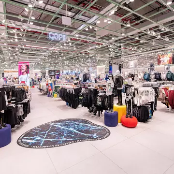 Lefties Lifestyle: Mai mult decât modă, un stil de viață. Lefties se lansează oficial în România, odată cu deschiderea primului magazin fizic și a magazinului online