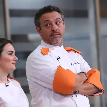 Haos în bucătăria Chefi la Cuțite. Jurații s-au „lovit” cu amulete și un concurent cu experiență a plecat acasă