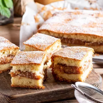 Cum să faci cea mai bună plăcintă cu mere, după rețeta lui Radu Anton Roman. Ingredientul secret care îi dă savoare