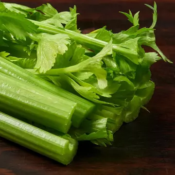 Ce este apio și cum se consumă. Ce beneficii are pentru sănătate!