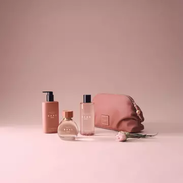 Bare Rose - o nouă colecție Victoria's Secret unde delicatețea feminină este explorată în detaliu