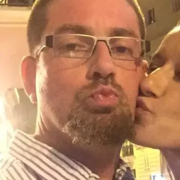 Cine este noua iubită a milionarului Ziv Tetelman, fostul soț al Ralucăi Sandu. Prima fotografie cu perechea