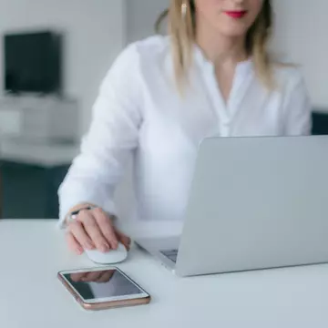 7 metode prin care să creezi ținute office pentru femei