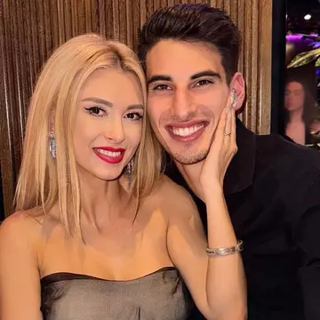 Andreea Bălan, în vizită la părinții lui Victor Cornea. Artista este răsfățată de „socrii” ei / Video