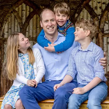 De ce nu stau Prințul George, Prințesa Charlotte și Prințul Louis la masă cu părinții lor de sărbători