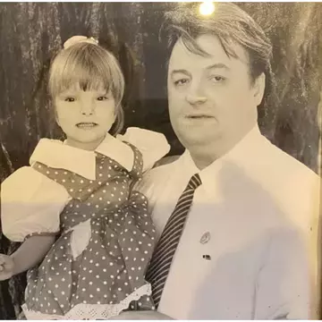 Cum arată fiicele lui Corneliu Vadim Tudor la opt ani de la moartea tribunului. Cu ce se ocupă Lidia și Eugenia