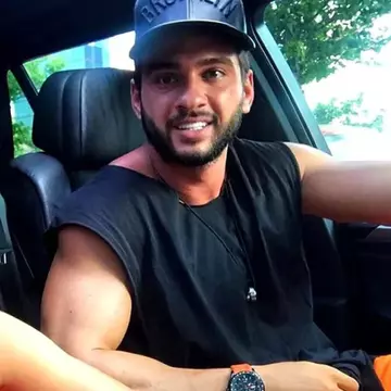 Dorian Popa și Claudia Iosif s-au despărțit după 11 ani de relație. Unde s-a mutat Babs, după ce a plecat din casa artistului