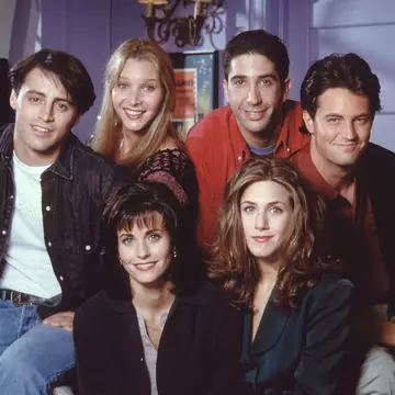 Matthew Perry, condus pe ultimul drum de colegii din "Friends". Imagini tulburătoare de la înmormântarea actorului / Foto