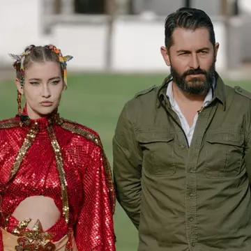 Iulia Albu, ironizată de Alexia și Aris Eram. Criticul de modă și-a pierdut cumpătul la America Express / Video