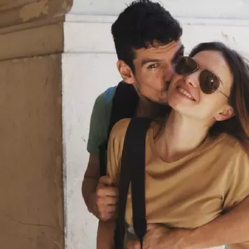 Cine e Iulia Mîzgan, femeia care l-a făcut pe Tudor Chirilă tată. Iubita juratului de la "Vocea României" are propria afacere