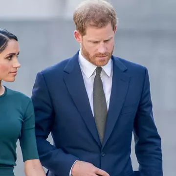 Meghan Markle vrea ca Harry „să-și înghită mândria și să implore familia regală să îl ierte”. Ce a pățit ducesa