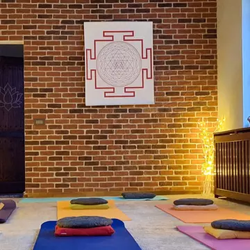 Descoperă Yoga Tradițională la Studio-ul Yoga DeLight din Brașov