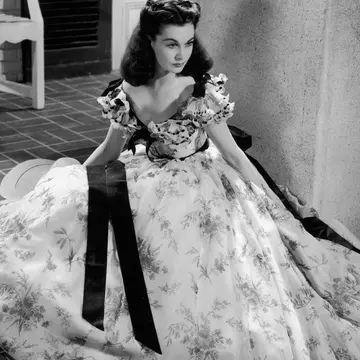 Vivien Leigh, o viață trăită pe aripile vântului printre stelele Hollywood-ului. Destinul tragic al legendarei actrițe