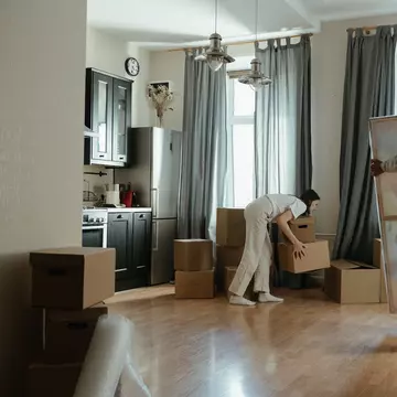 4 lucruri esențiale pe care trebuie să le faci atunci când îți cumperi o locuință nouă