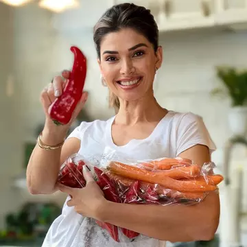 Alina Pușcaș și-a dus copiii la școală în halatul de baie. Cum s-a filmat prezentatoarea. "Pe asta n-o mai făcusem!"