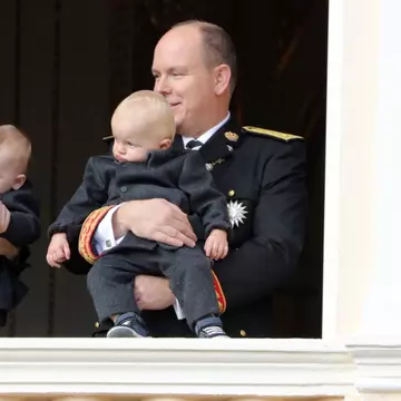 Gemenii Prințesei Charlene și ai lui Albert de Monaco, aniversare cu ștaif. Ipostaza în care apar într-o imagine de poveste