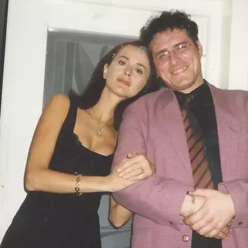 Cântărețul Florin Apostol a murit la 58 de ani. Artistul care a împărțit scena cu Mădălina Manole se confrunta cu mai multe probleme de sănătate