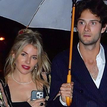 Actrița Sienna Miller a devenit mamă pentreu a treia oară. "Sunt nebunește îndrăgostită de bebelușul meu!"