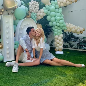 Andreea Bălan, răvășitoare la Gala Tenisului 2023. A ales cea mai scurtă rochie și a fost nedezlipită de Victor Cornea