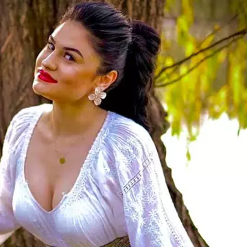 A murit "privighetoarea" Gorjului! Boala care a învins-o pe Alina Popa la 23 de ani: "A avut o aluniță și de acolo a pornit"