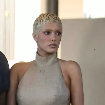 Bianca Censori, acoperită din cap până în picioare cu blană, pe străzile din Los Angeles. Cum s-a îmbrăcat soția lui Kanye West