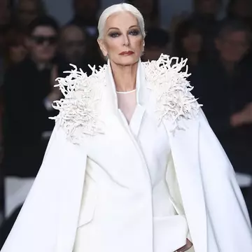 Secretele de frumusețe ale celui mai în vârstă model din lume, Carmen Dell’Orefice. La 91 de ani a apărut pe coperta Vogue