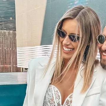 Ce diferență notabilă de vârstă este între Dani Oțil și Gabriela. Prezentatorul de la "Power Couple" e mândru foc de mult mai tânăra lui soție