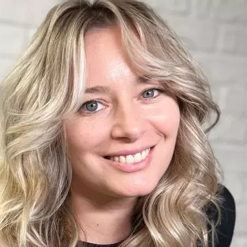 Laura Cosoi și soțul ei, Cosmin Curticăpean, au aflat sexul celui de-al patrulea copil: „Sunt deja în patru luni”