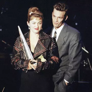 Luke Perry a avut o relație cu Madonna. Cine i-a dat de gol: „M-a tras în dressing și mi-a spus"