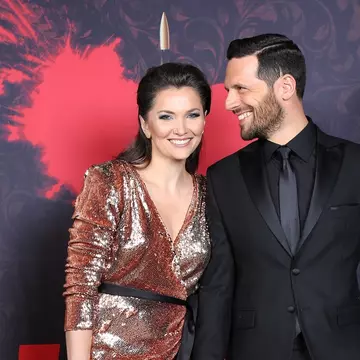 Adrian Nartea, urmărit de admiratoare: „Una este destul de insistentă”. Ce părere are soția actorului / Exclusiv