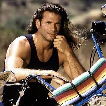 Cum arată Lorenzo Lamas la 66 de ani. Actorul s-a căsătorit în 2023 cu a șasea soție, mai tânără ca el cu 27 de ani