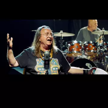 Artistul legendar, Mike Godoroja, lansează „ ANA FRUMOASĂ FATĂ”, un video art-rock înregistrat într-un studio 100% analog 