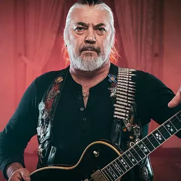 Nicu Covaci, îngenuncheat de o afecțiune necunoscută: „Iau 20 de pastile dimineața, 3 la prânz și încă 12 seara"