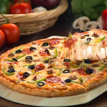 Top 5 ustensile esențiale pentru a prepara o pizza perfectă