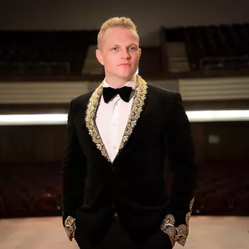 Tenorul Ştefan von Korch vă invită să descoperiţi poveşti de iubire din opere şi operete, pe 3 februarie la Sala Dalles în concertul Chanson D’Amour