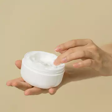 De ce este important să-ţi igienizezi produsele şi instrumentele cosmetice