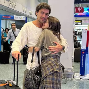 Adela Popescu a plecat în Thailanda. Cum a fost reîntâlnirea cu Radu Vâlcan: „Mi-a dat băiatul întâlnire aici”