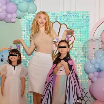 Andreea Bălan, petrecere spectaculoasă pentru aniversarea de 5 ani a fetiței mici. Câte etaje a avut tortul / Foto&Video