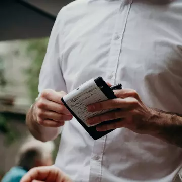 Au început angajările pentru vară și sărbătorile de Paște. Cu aproape 3.500 de joburi noi, turismul / HoReCa a ajuns al doilea cel mai activ angajator din ultima lună. 1 din 3 joburi din turism sunt pentru străinătate