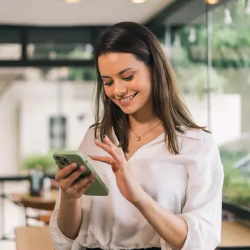 3 telefoane mobile recomandate pentru angajații care lucrează remote