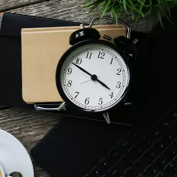 Cum să îți organizezi timpul mai bine pentru a reduce stresul